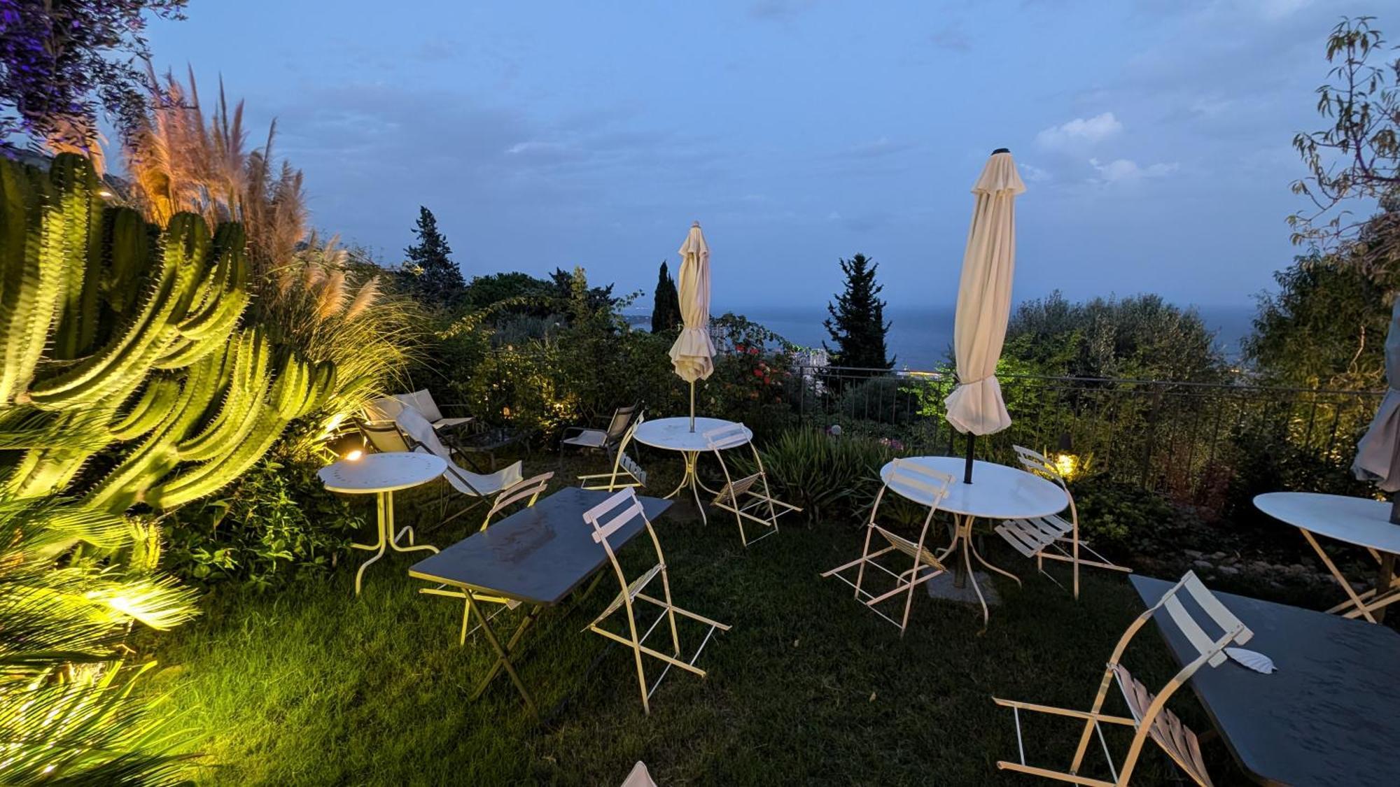 Le Mas D'Angeline, Vue Mer, Jardin Commun, Parking, Voiture Requise, 10 Min En Voiture De Monaco, Route Etroite, Pente Raide, Croisement Limite, Sea View, Shared Garden, Parking, Car Required, 10 Min Drive From Monaco, Narrow Steep Road, Limited Pass Beausoleil Exteriér fotografie