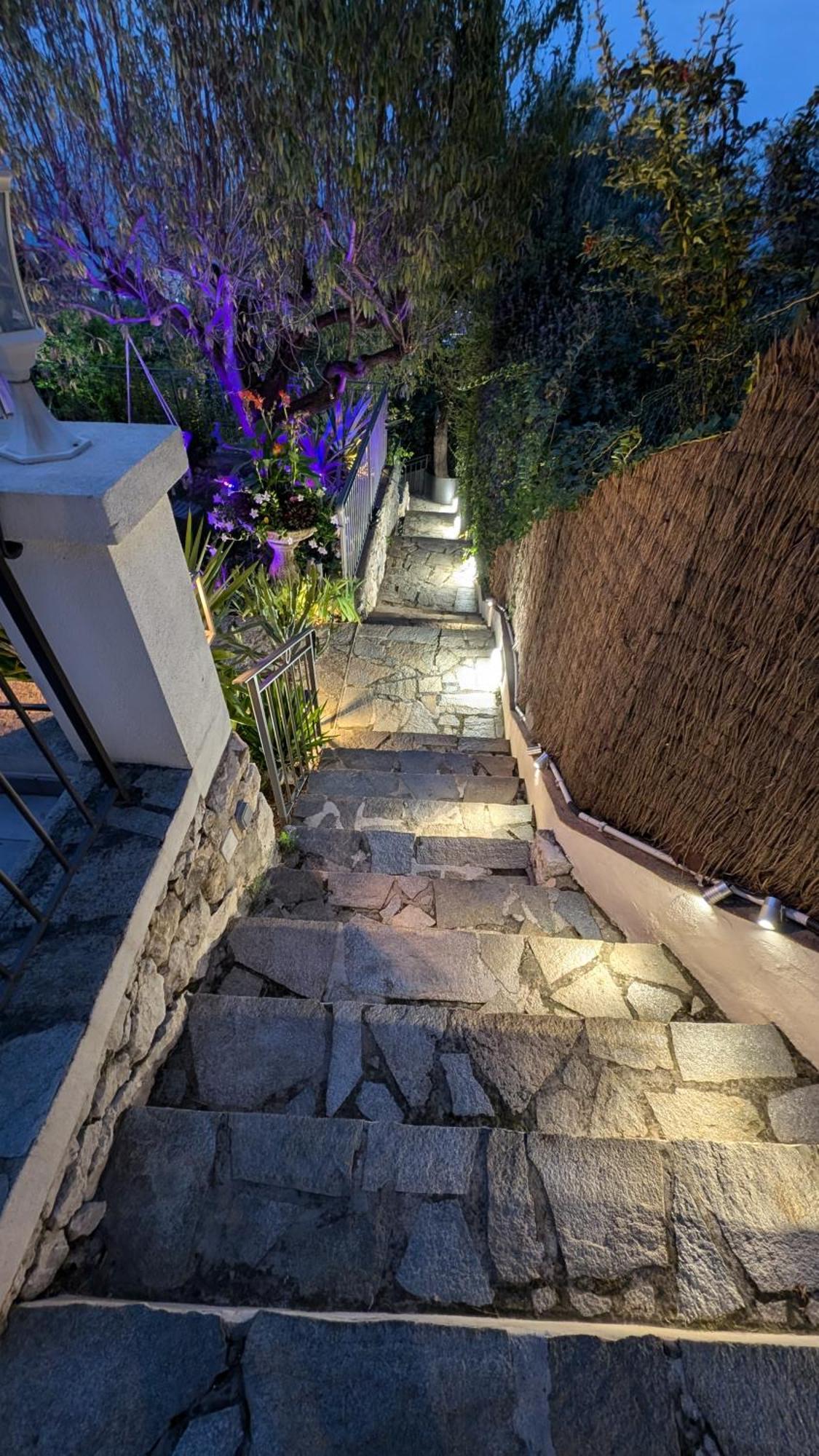 Le Mas D'Angeline, Vue Mer, Jardin Commun, Parking, Voiture Requise, 10 Min En Voiture De Monaco, Route Etroite, Pente Raide, Croisement Limite, Sea View, Shared Garden, Parking, Car Required, 10 Min Drive From Monaco, Narrow Steep Road, Limited Pass Beausoleil Exteriér fotografie