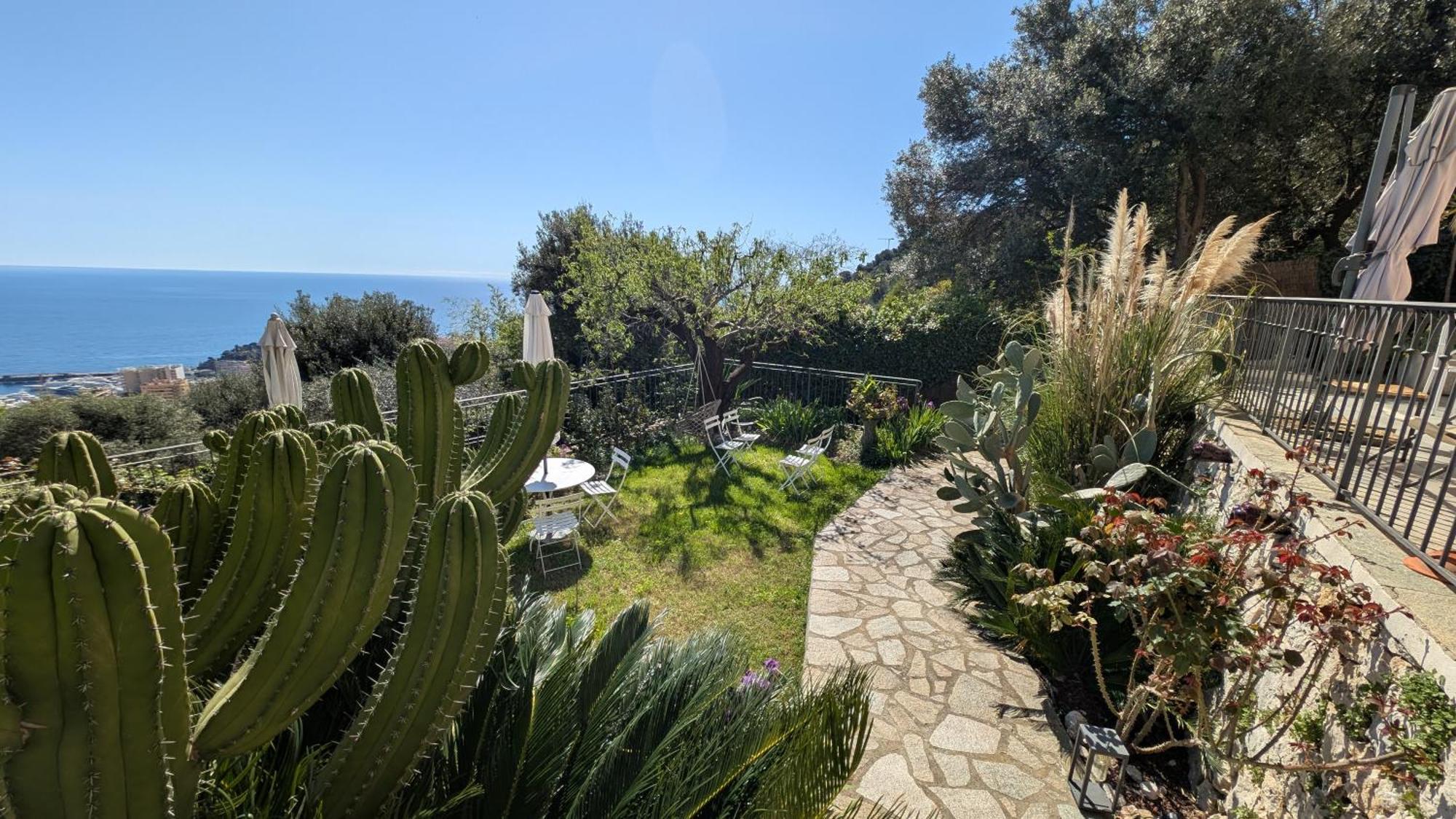 Le Mas D'Angeline, Vue Mer, Jardin Commun, Parking, Voiture Requise, 10 Min En Voiture De Monaco, Route Etroite, Pente Raide, Croisement Limite, Sea View, Shared Garden, Parking, Car Required, 10 Min Drive From Monaco, Narrow Steep Road, Limited Pass Beausoleil Exteriér fotografie