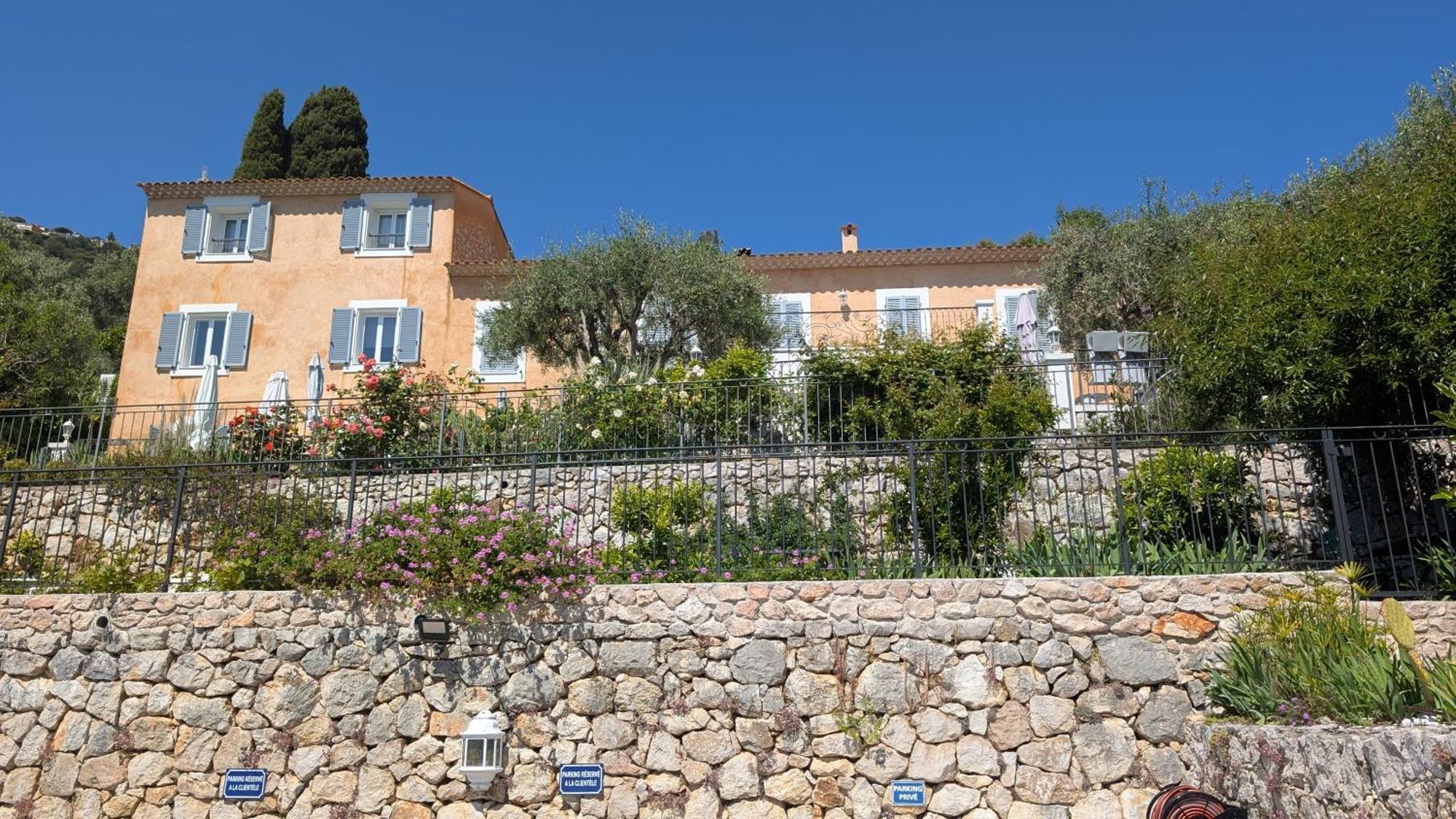 Le Mas D'Angeline, Vue Mer, Jardin Commun, Parking, Voiture Requise, 10 Min En Voiture De Monaco, Route Etroite, Pente Raide, Croisement Limite, Sea View, Shared Garden, Parking, Car Required, 10 Min Drive From Monaco, Narrow Steep Road, Limited Pass Beausoleil Exteriér fotografie