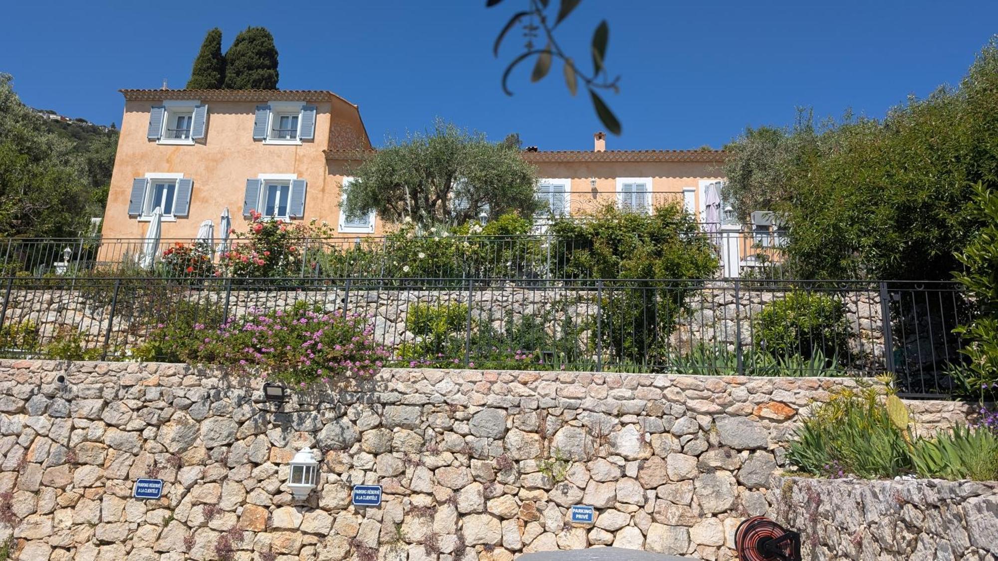 Le Mas D'Angeline, Vue Mer, Jardin Commun, Parking, Voiture Requise, 10 Min En Voiture De Monaco, Route Etroite, Pente Raide, Croisement Limite, Sea View, Shared Garden, Parking, Car Required, 10 Min Drive From Monaco, Narrow Steep Road, Limited Pass Beausoleil Exteriér fotografie